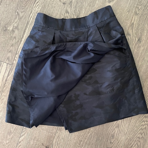 Banana Republic Camo Print Asymmetrical Skirt - Picture 6 of 8